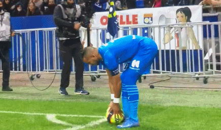 巴尔特拉：安东尼像内马尔和C罗的结合体，有前者天赋+后者心态