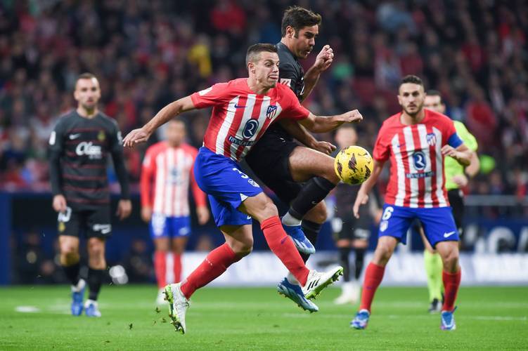 球衣颜色相近？当值主裁把维罗纳与乌迪内斯搞混了