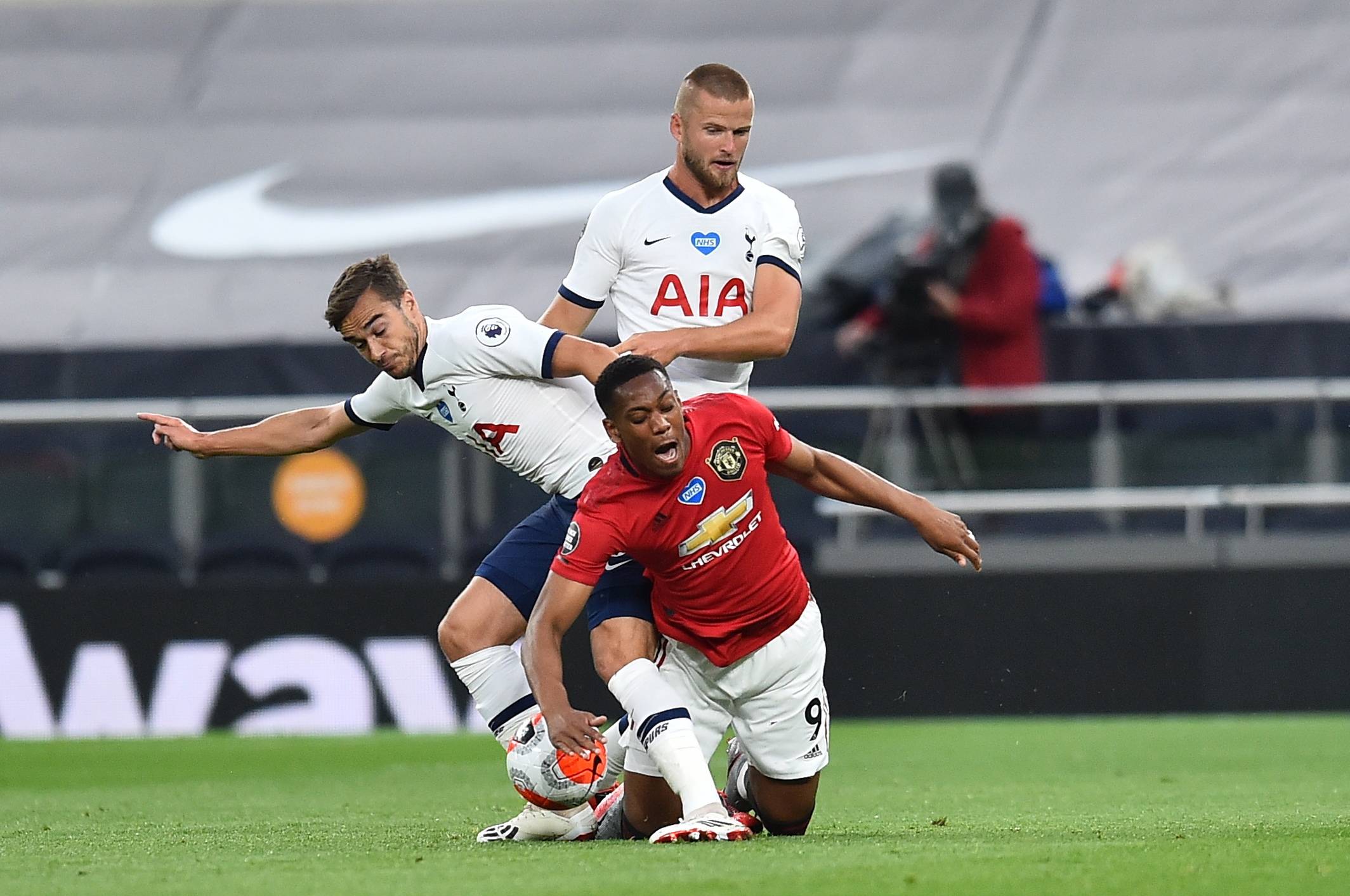 马内：C罗和我在电视里了解的一样；离开利物浦是走出舒适区（马内：我和C罗只在电视上认识；离开利物浦是为了走出舒适区）