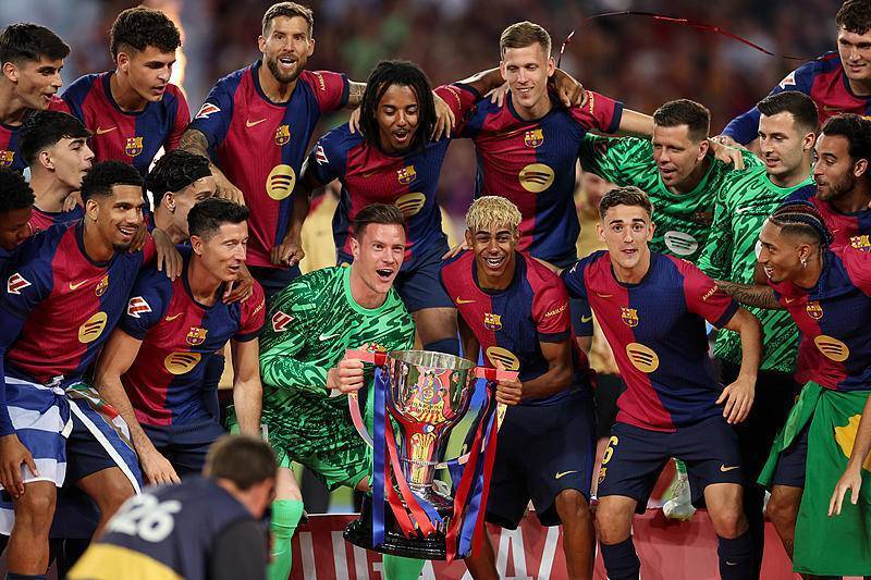 每体：巴萨不着急让奥尔莫复出，不接受手术以免缺阵4个月