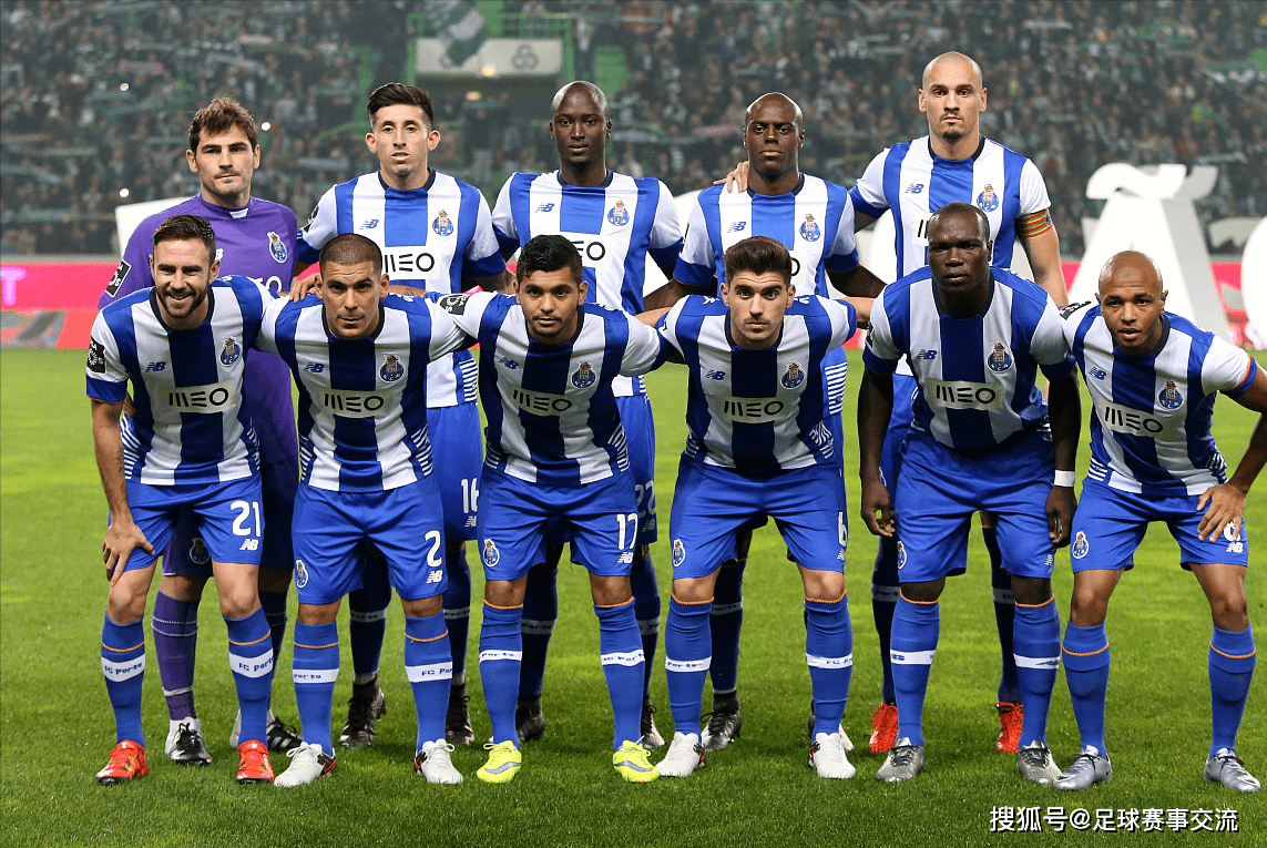 张伯伦代表阿森纳U21出战曼联U21，8年后再为枪手比赛