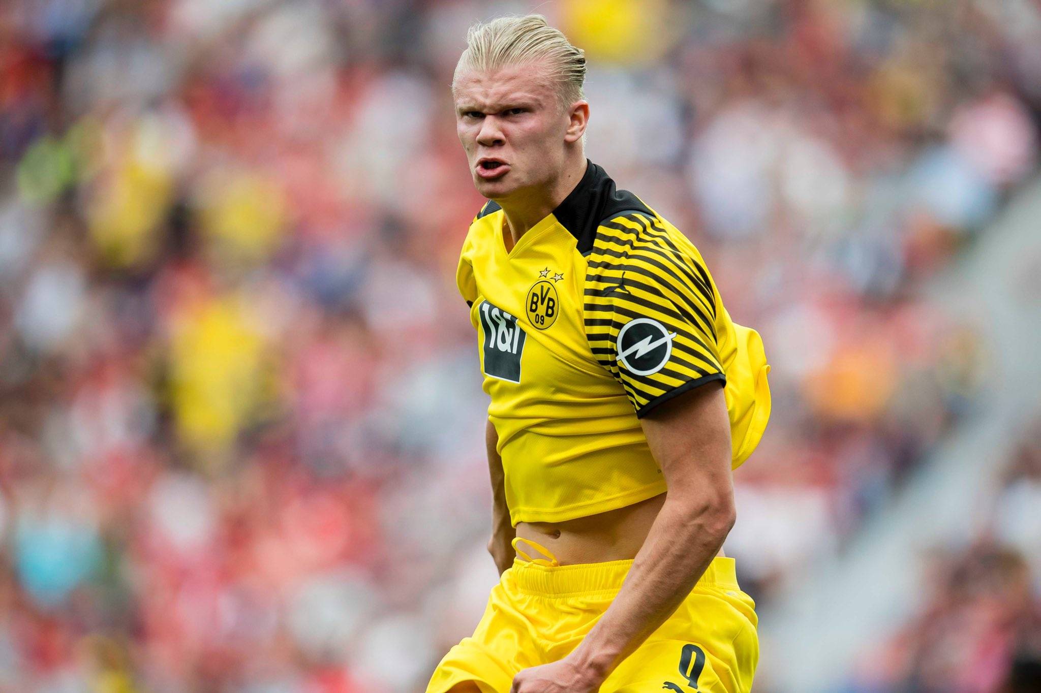 拜仁连续18场联赛每场都至少进两球，距德甲纪录只差两场（拜仁已18轮联赛场场至少两球，距离德甲纪录仅差两场）