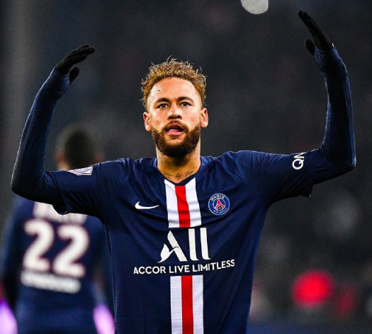 德媒：于帕索要1600万欧的年薪+200万欧奖金，外加高额签字费（德媒称于帕索开出1600万欧年薪、200万欧奖金，另索高额签字费）