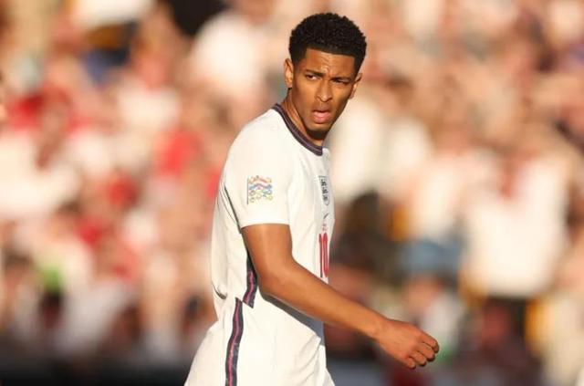 中国女足2-3苏格兰女足，张琳艳、吴澄舒互相传射，豪厄特吊射双响