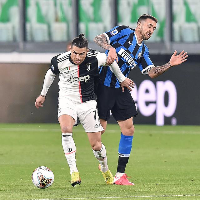 詹姆斯：生涯中所有对我打球方式的批评都很愚蠢，我不会改变